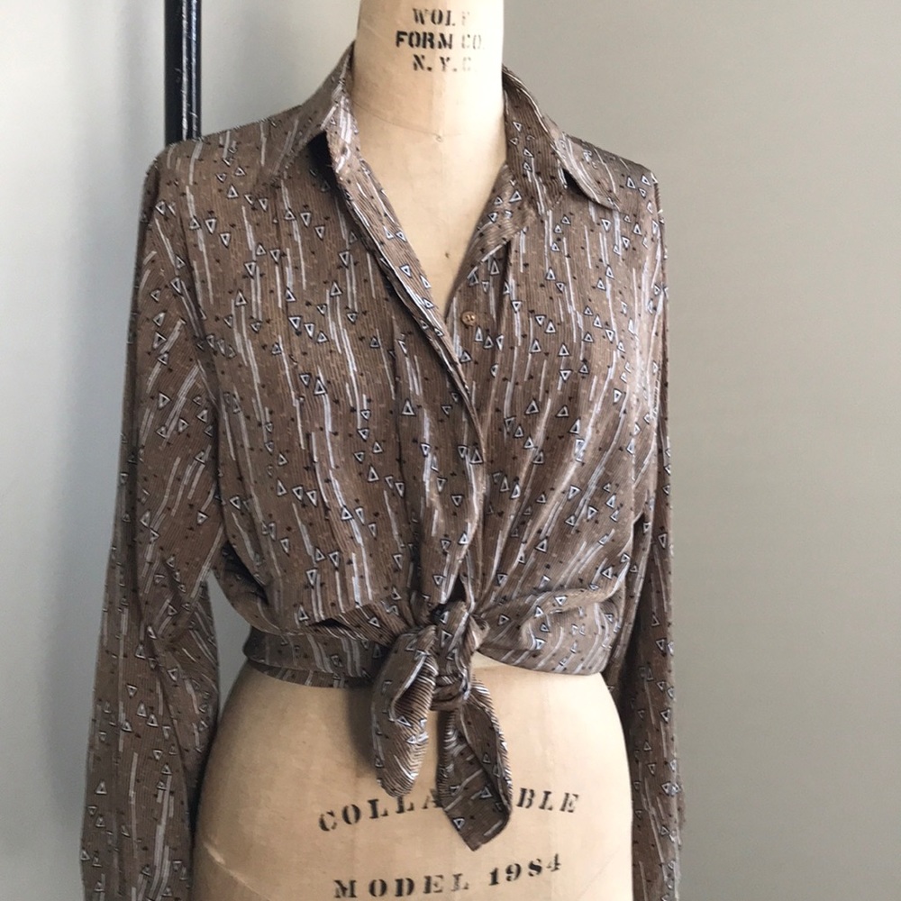EUC Vintage pleat front micro printed silk blouse